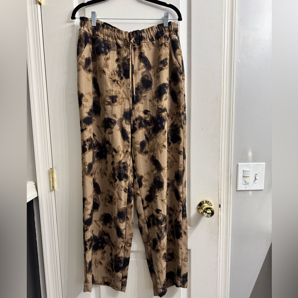 Vera Wang Wide Leg Pull On Pants